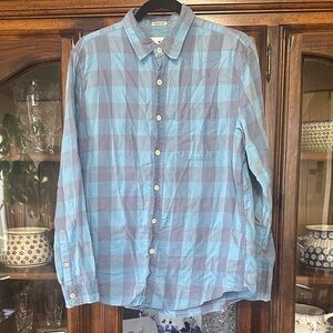 American Eagle Outfitters Light Blue and Gray Plaid Button-Down Shirt